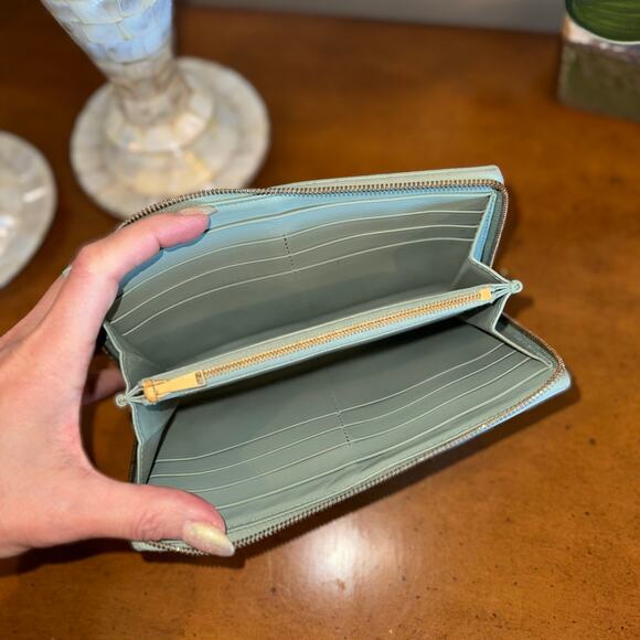 Bottega Veneta Maxi Intrecciato Cassette Lambskin Zippy Long Wallet Green Sage - Picture 5 of 11